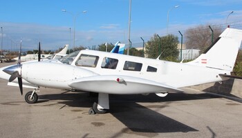 Piper Seneca II Exterior