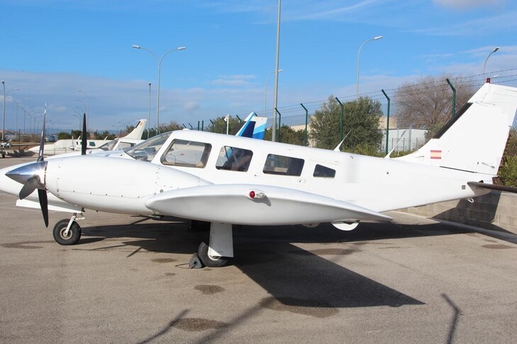 Piper Seneca II Exterior